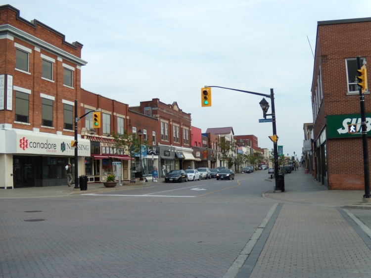 This image has an empty alt attribute; its file name is main_st_at_ferguson_north_bay_ontario.jpg
